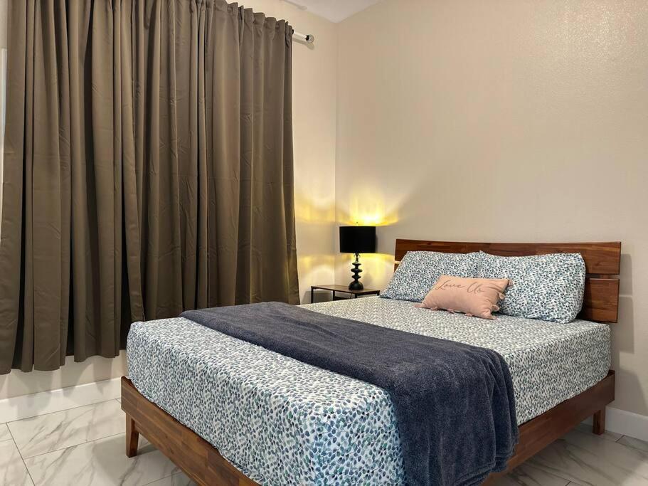 הוילה Midway City New Renovated House In Little Saigon מראה חיצוני תמונה