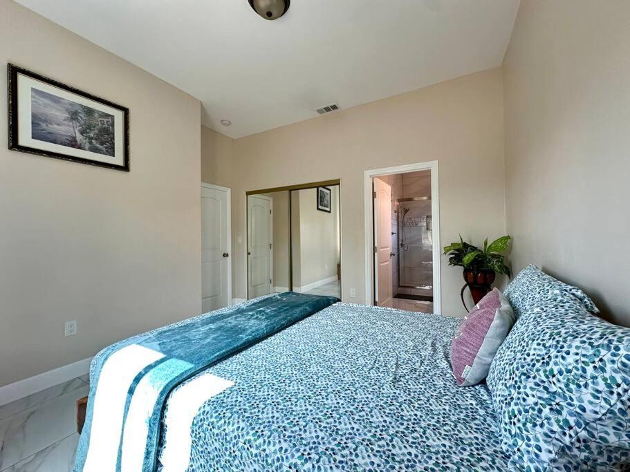 הוילה Midway City New Renovated House In Little Saigon מראה חיצוני תמונה
