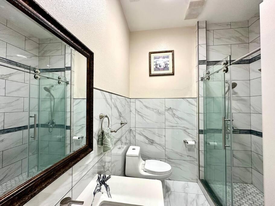 הוילה Midway City New Renovated House In Little Saigon מראה חיצוני תמונה