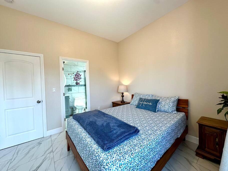 הוילה Midway City New Renovated House In Little Saigon מראה חיצוני תמונה