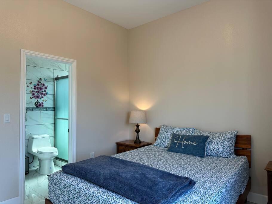 הוילה Midway City New Renovated House In Little Saigon מראה חיצוני תמונה