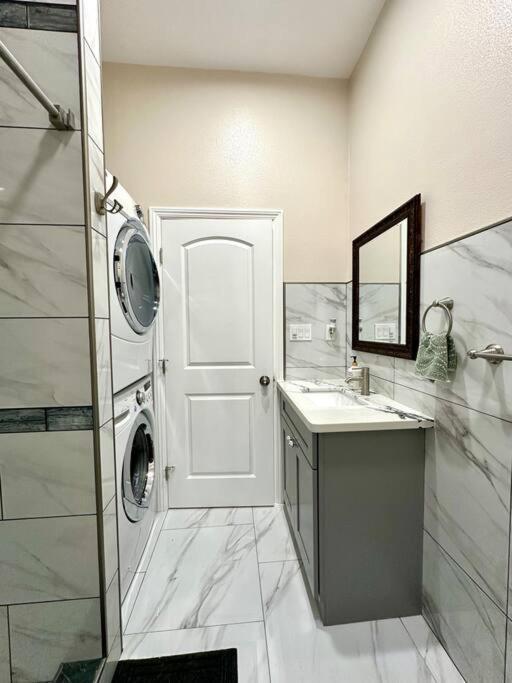 הוילה Midway City New Renovated House In Little Saigon מראה חיצוני תמונה