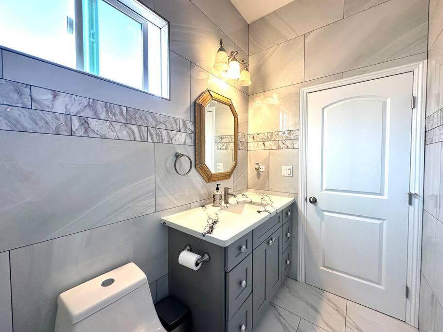 הוילה Midway City New Renovated House In Little Saigon מראה חיצוני תמונה