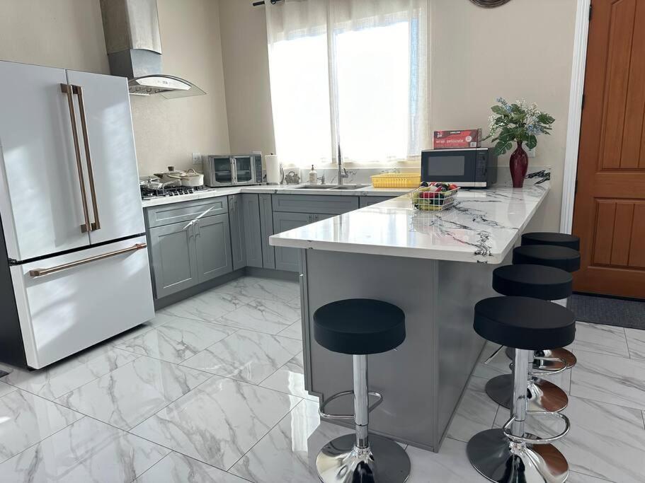 הוילה Midway City New Renovated House In Little Saigon מראה חיצוני תמונה