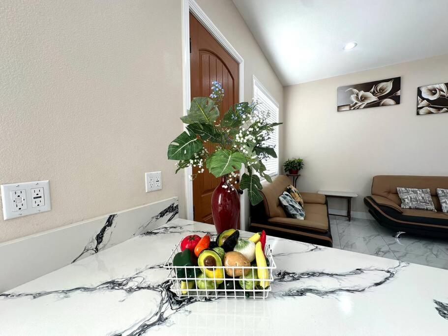 הוילה Midway City New Renovated House In Little Saigon מראה חיצוני תמונה